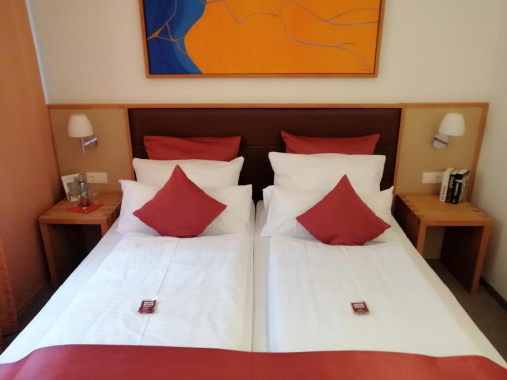 Landhotel-Neunburg photo 2