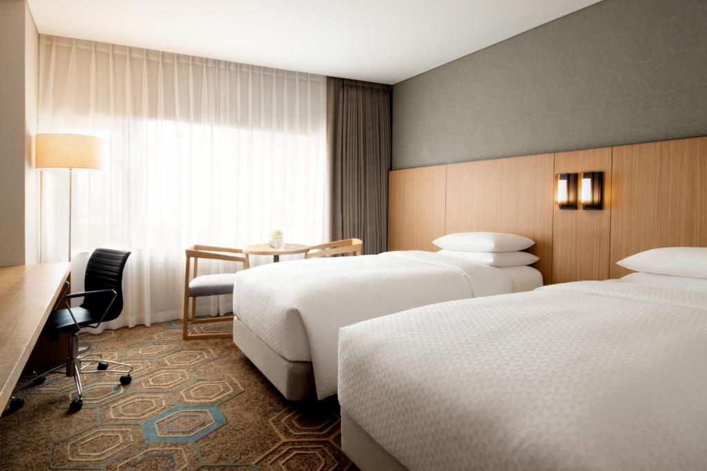 Four Points by Sheraton Seoul, Guro - Tap to explore photos