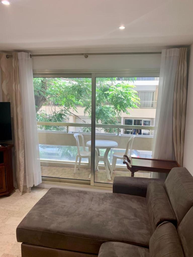 Le Roxane 2 bedroom apartment in the city-center of Antibes photo 1