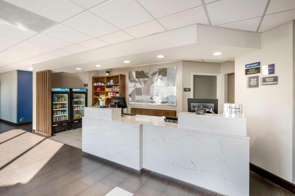 Best Western Plus Harrisonburg photo 2