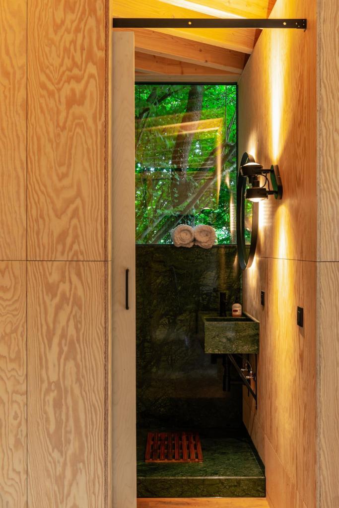 Hutstuf - The Fox & Private Outdoor Spa photo 4