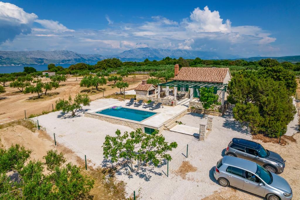 Secluded vacation house Bračuta with swimming pool photo 1