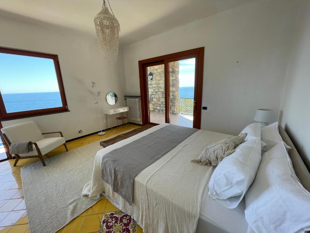 Sea view Villa with big swimming pool and private beach photo 3