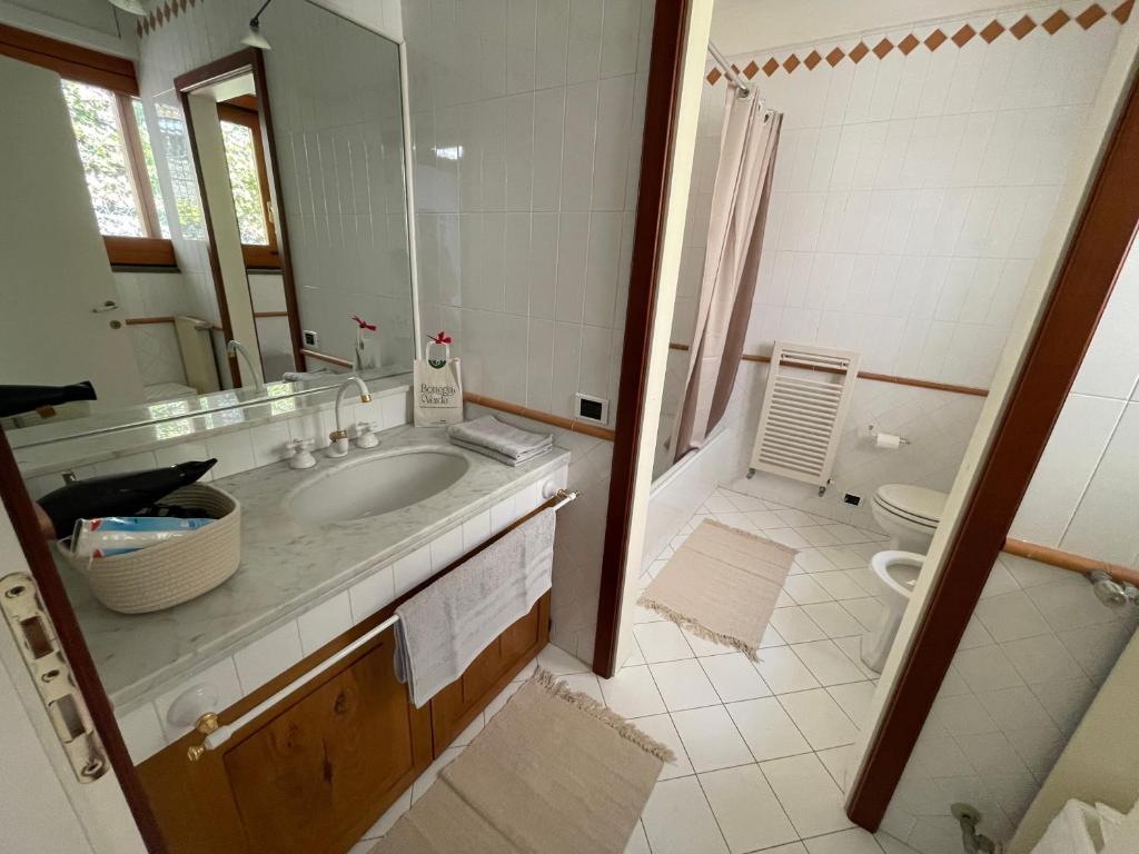 Sea view Villa with big swimming pool and private beach photo 4