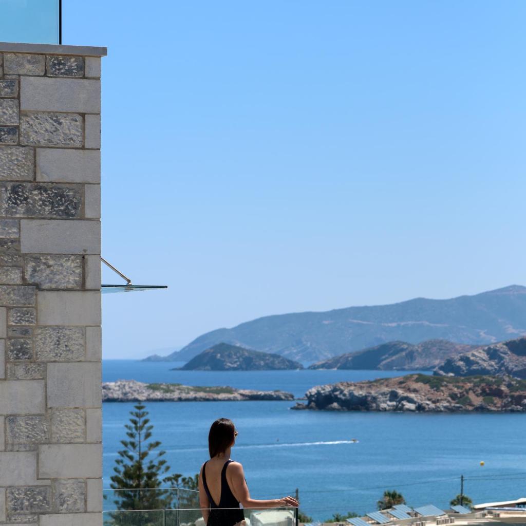 ViveVerde Villa, featuring 3 Pools - Walking distance to Beach & Shops, By ThinkVilla photo 2
