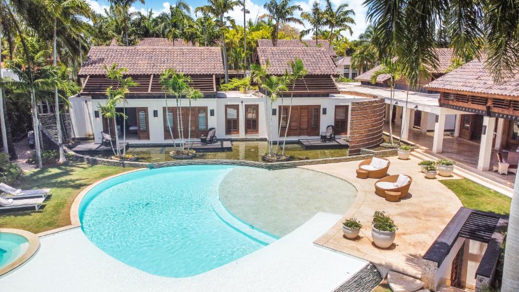 Luxurious 8-BR Villa with Ocean View, Jacuzzi, Home Cinema and Resort Access in Casa de Campo photo 3