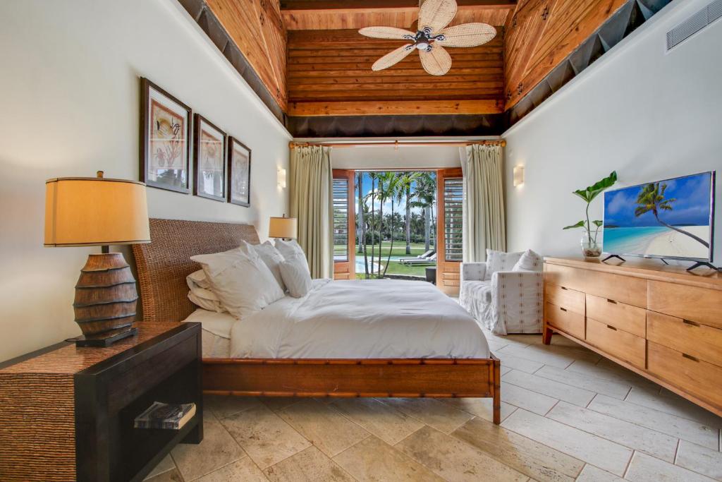Luxurious 8-BR Villa with Ocean View, Jacuzzi, Home Cinema and Resort Access in Casa de Campo photo 4