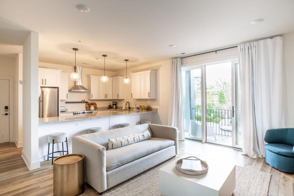 Piedmont Place Suite 301 - Near King Family Vineyards - Mtn Views photo 1