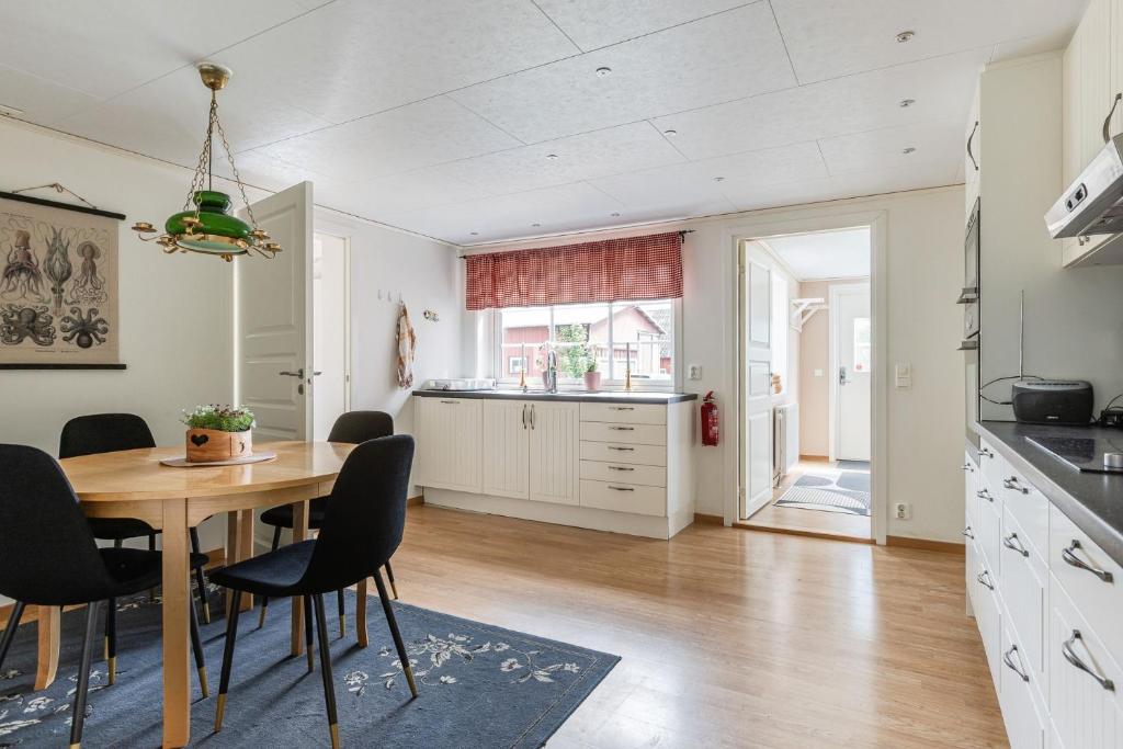 Holiday house with central location 17 km from Ljungby photo 4