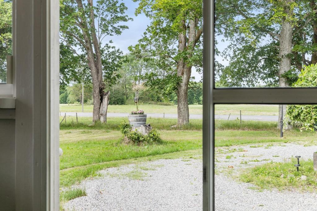Holiday house with central location 17 km from Ljungby photo 2