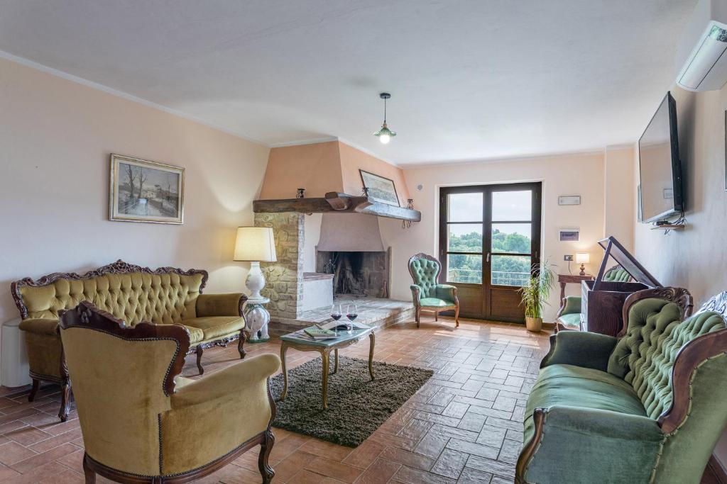 Villa Montepescini photo 1