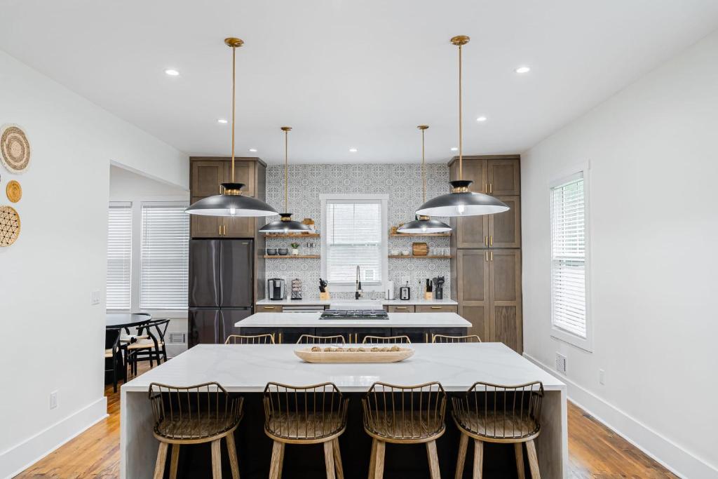 Beautiful Home Located In Norcross photo 1