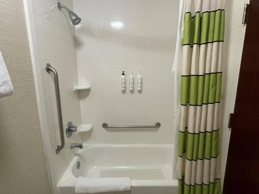 Fairfield Inn and Suites by Marriott Potomac Mills Woodbridge photo 4