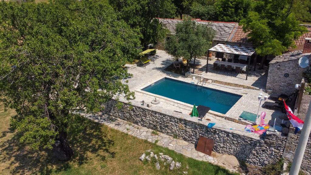 House Jantar photo 1