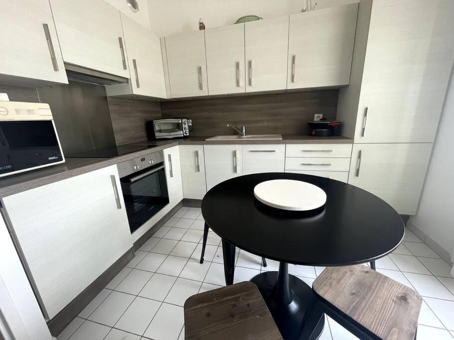 Vue mer, 2 chambres et 2 SDB. photo 2