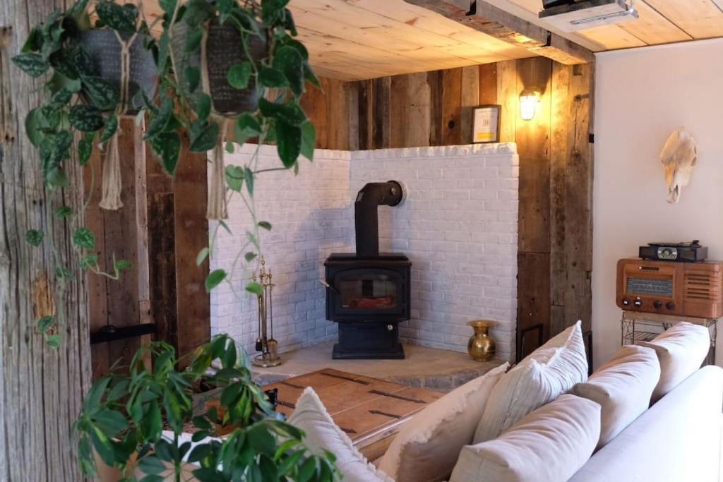 Rustic Modern Home and Spa photo 2