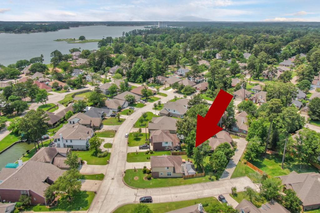 Lake Forest Retreat photo 1