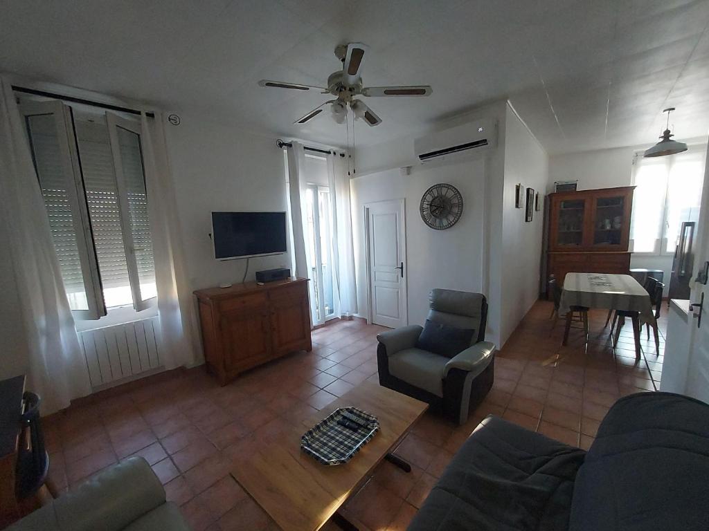 Agréable appartement meublé sur Salses le Chateaux 66 photo 1
