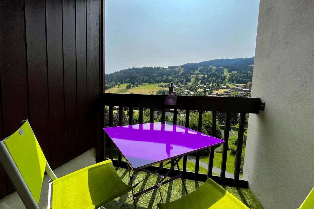 Bright studio with view of Aiguille Verte