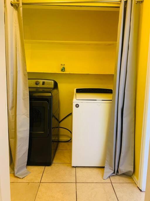 The Sunset 2-bedroom apartment near COS Airport photo 4