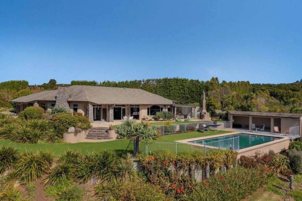 Luxury Country retreat photo 1
