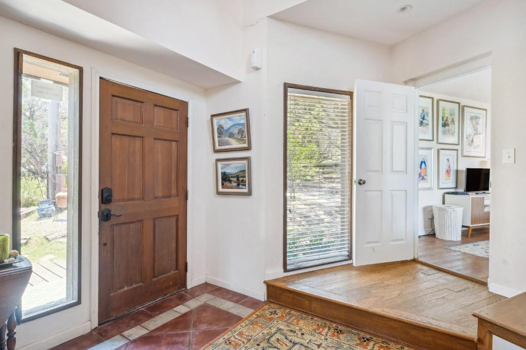 Pipe Creek Escape with Screened-In Porch and Hot Tub! photo 3
