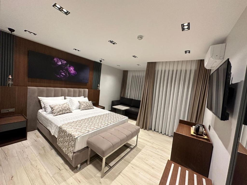 La Miel Suites photo 4