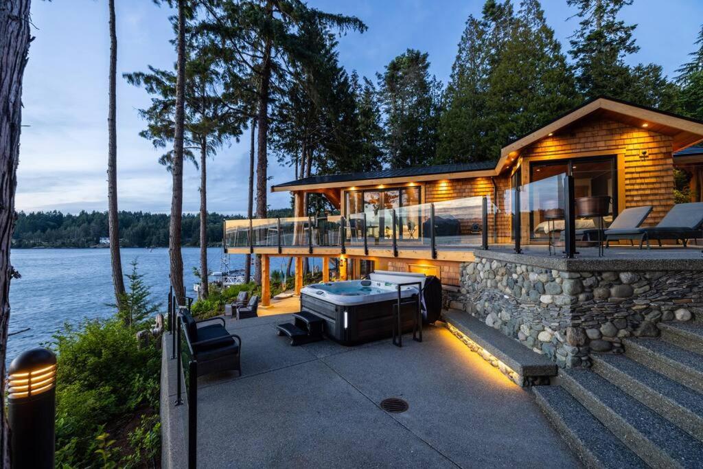 Kingfisher Manor