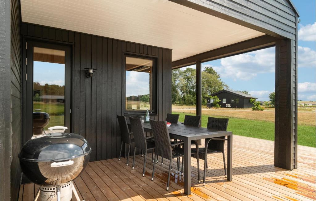 Beautiful Home In Grenaa With Wifi And 4 Bedrooms photo 1