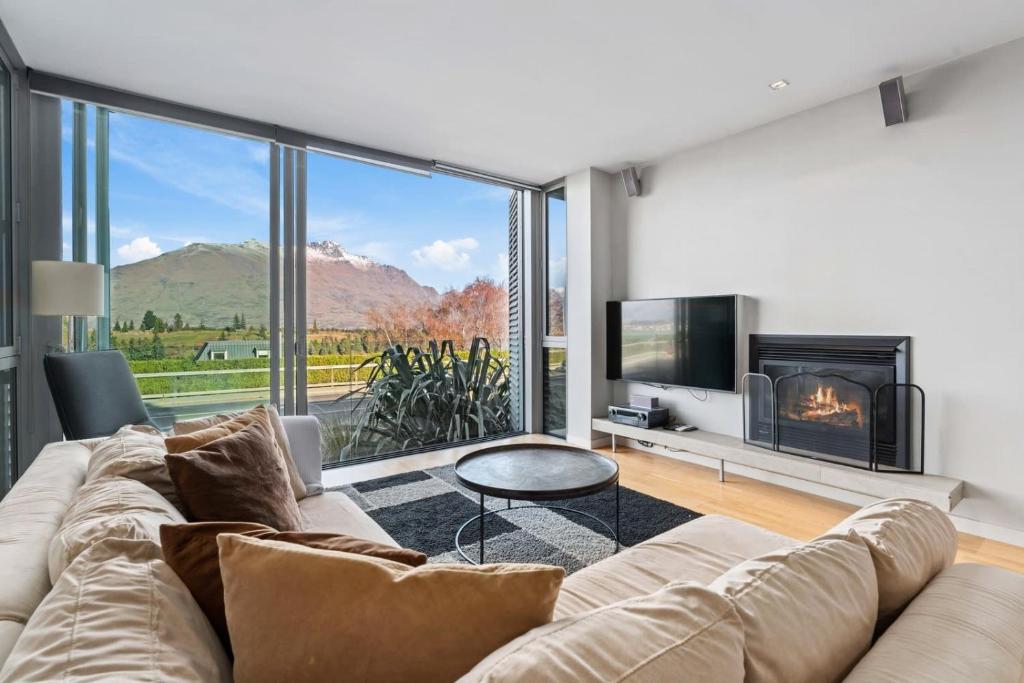 Alpine Vista Retreat