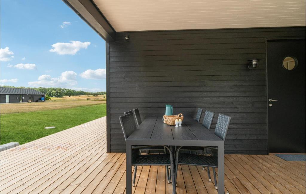 Beautiful Home In Grenaa With Wifi And 4 Bedrooms photo 2