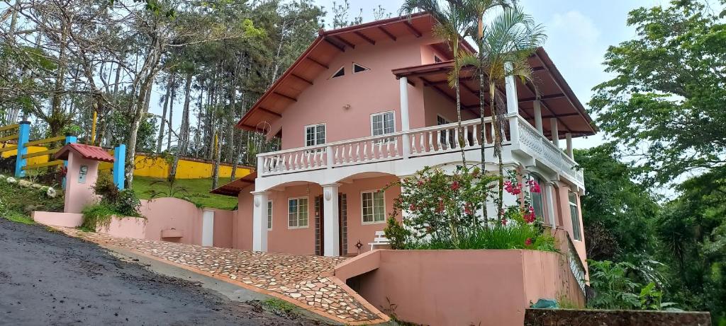 Villa Monos y Momotos