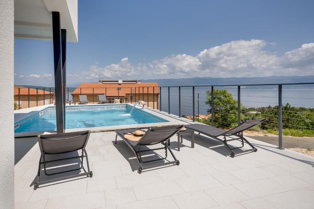 Luxury villa Verbenico Hills- amazing sea view, pool with whirpool and waterfall, beach, in famous wine region - Your holiday with style photo 4