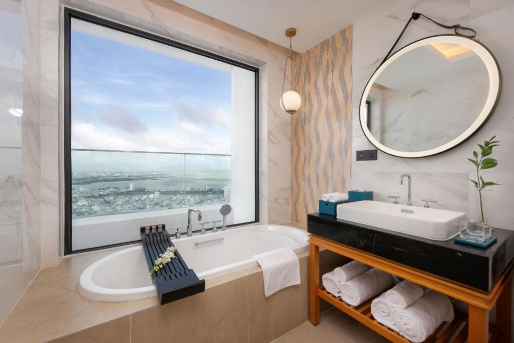 Grand Hyams Hotel - Quy Nhon Beach