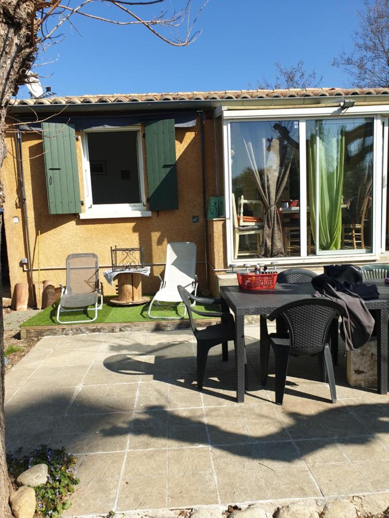 Maison proche rivière photo 1