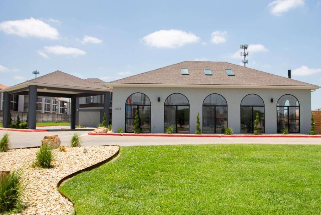 Days Inn by Wyndham Amarillo - Medical Center image