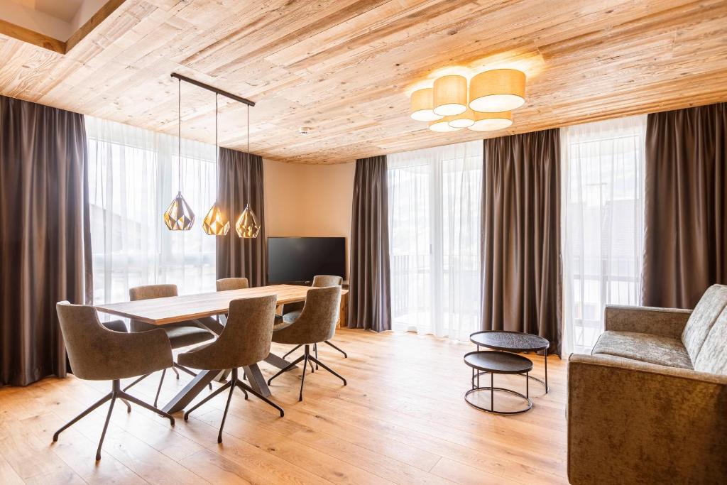 Zillertal Suites Fügen by ALPS RESORTS photo 3