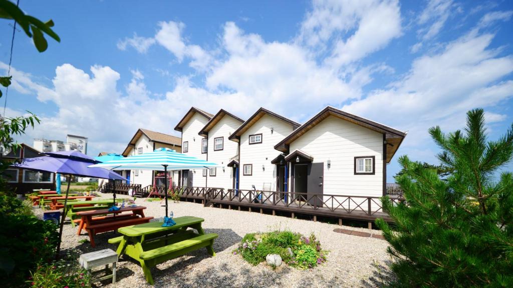 Amigas Ocean View Pension photo 2