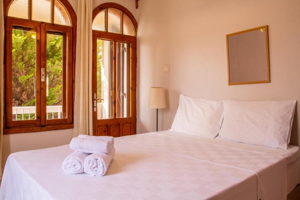 Detached House with Garden in Cesme photo 2