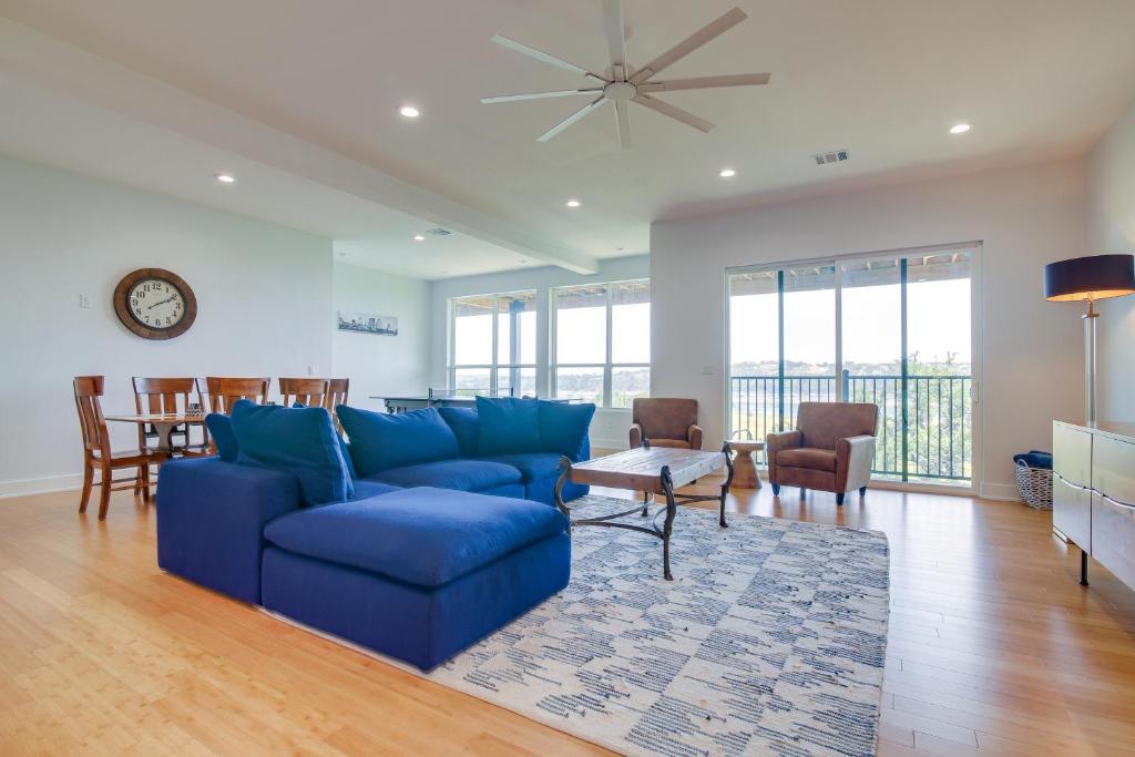 Lago Vista Condo with Game Room, Deck and Water Views! photo 2