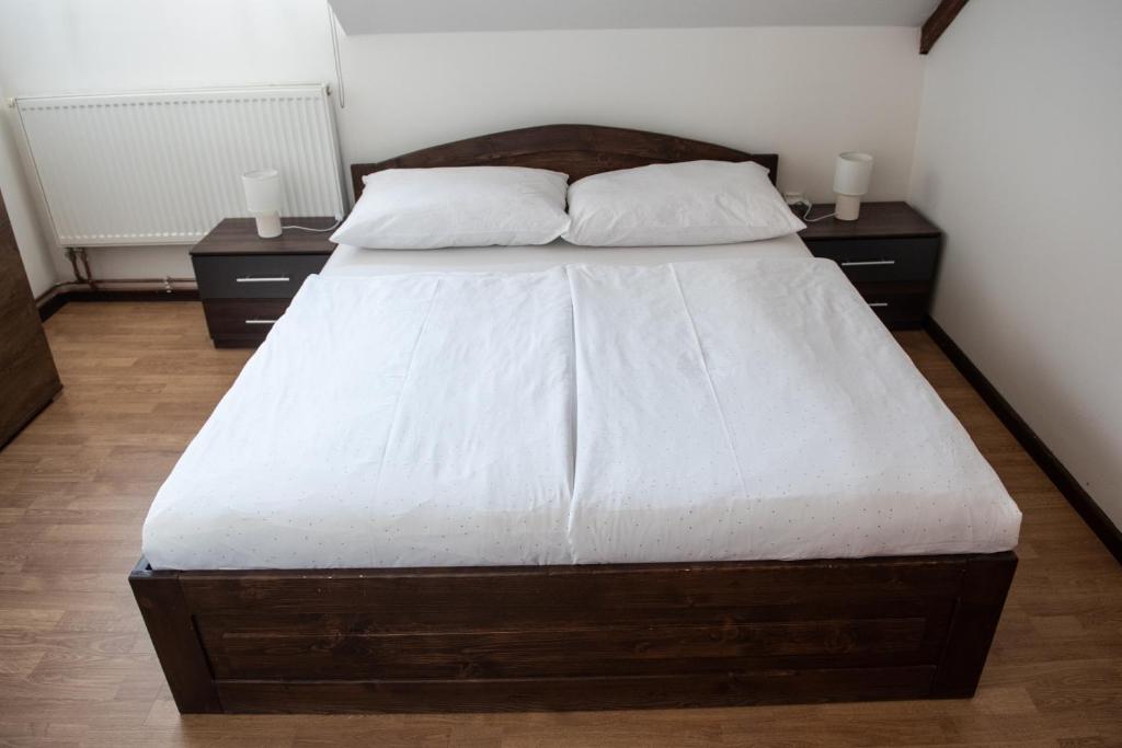 Podkrovní apartmán s výhledem na náměstí photo 3