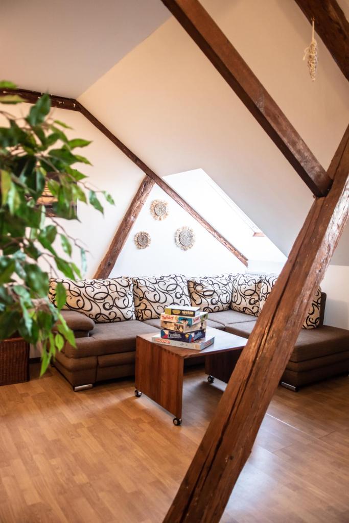 Podkrovní apartmán s výhledem na náměstí photo 1