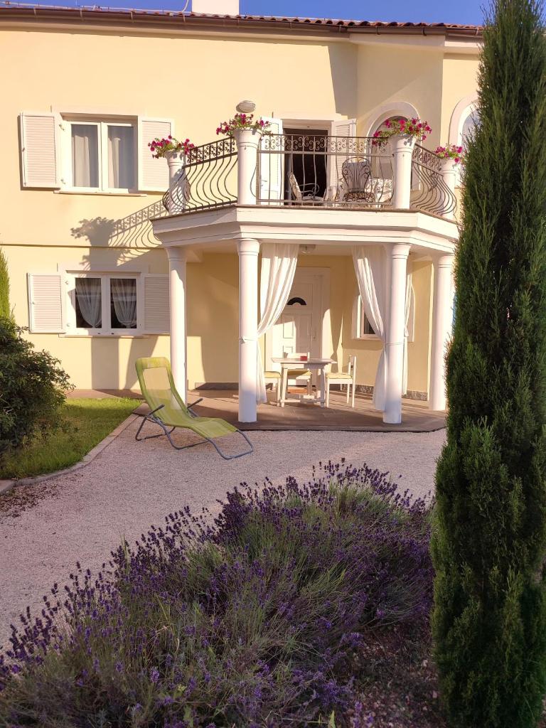 Villa Mandolina Apartments photo 2