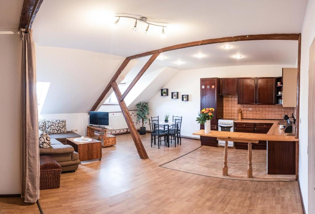 Podkrovní apartmán s výhledem na náměstí
