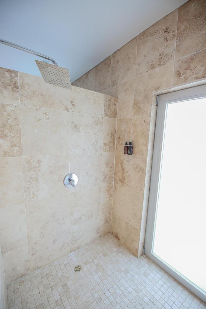 Suite 9 The Village photo 2