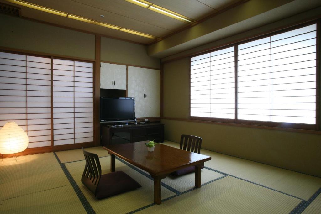 King Ambassador Hotel Kumagaya photo 2