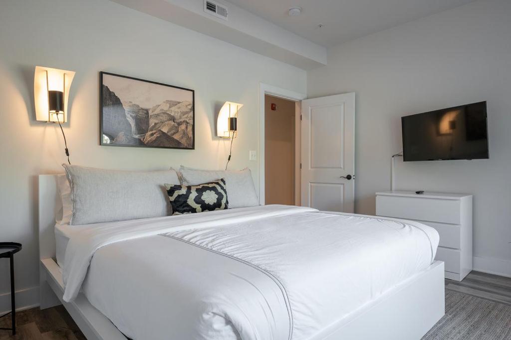 Piedmont Place Suite 304 - near vineyards! photo 4