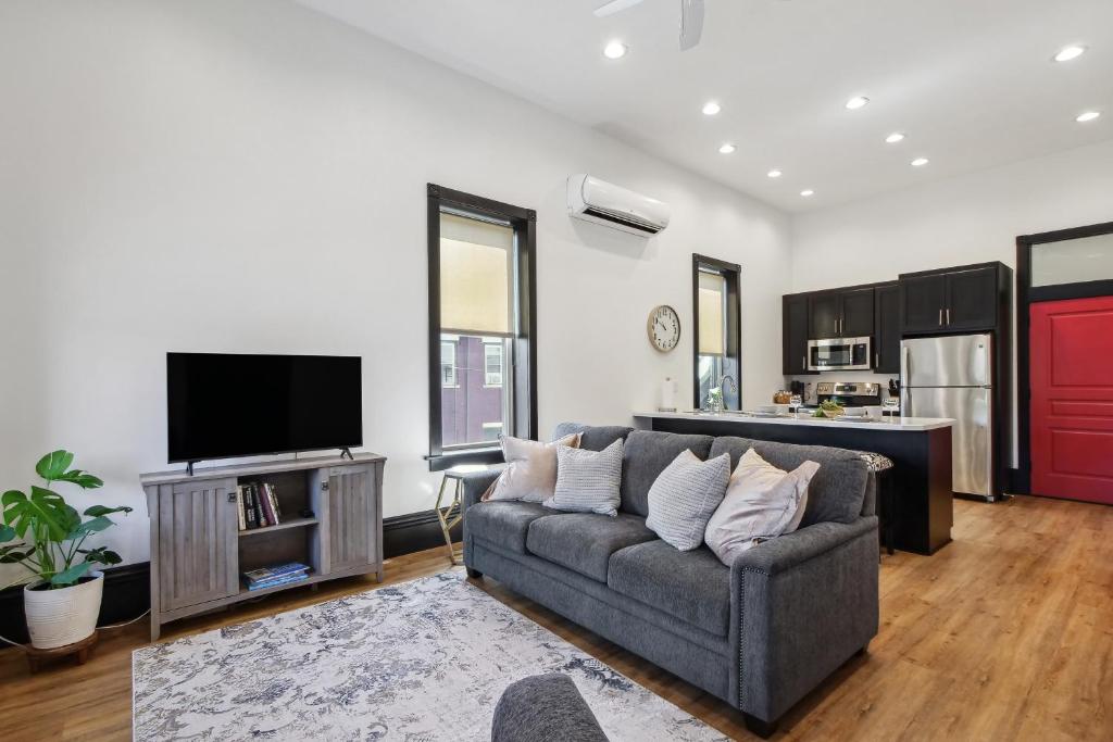 Charming Millersburg Apartment in Downtown! photo 3