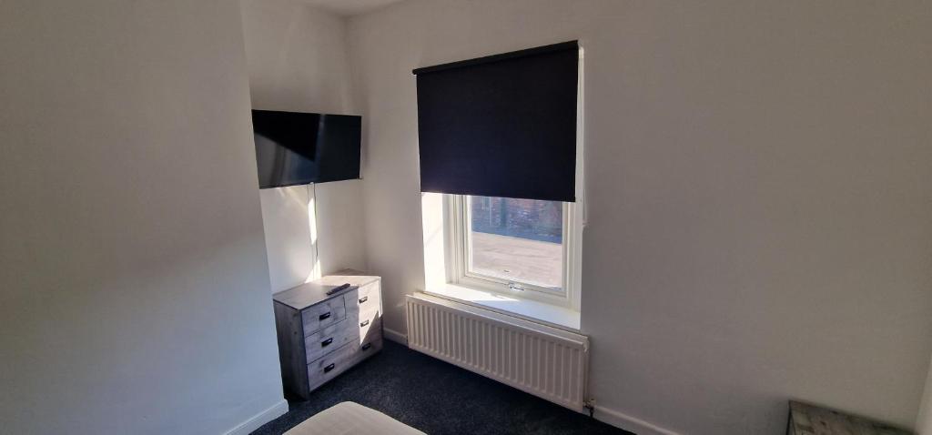 APARTMENT IN CENTRAL BARNSLEY photo 2