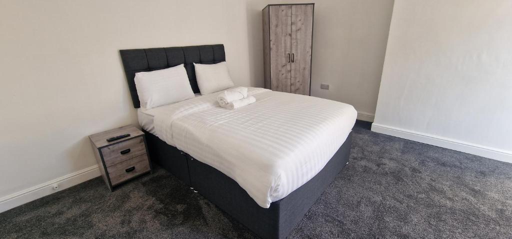 APARTMENT IN CENTRAL BARNSLEY photo 4